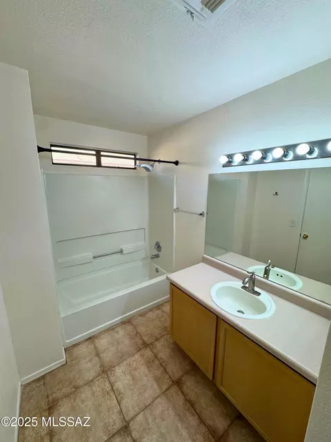 1583 W Maplewood Dr, Tucson, AZ 85746 photo 13