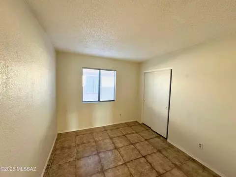 1583 W Maplewood Dr, Tucson, AZ 85746 photo 8
