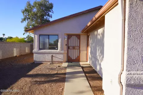 1583 W Maplewood Dr, Tucson, AZ 85746 photo 4