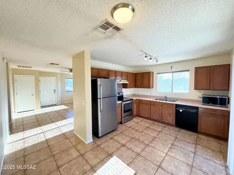1583 W Maplewood Dr, Tucson, AZ 85746 photo 9