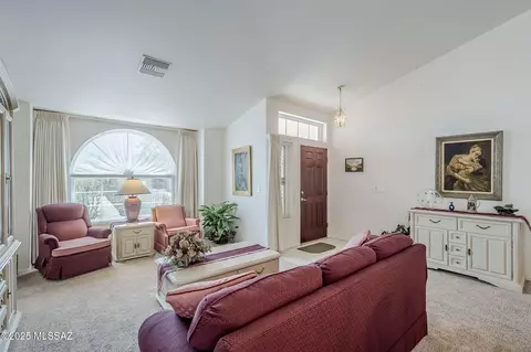 Living - 9331 E Montea Pl, Tucson, AZ 85747 photo 2 of 5