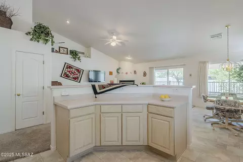 Kitchen - 9331 E Montea Pl, Tucson, AZ 85747 photo 4 of 4