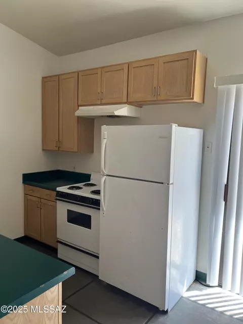 Kitchen - 620 E Lester St, Tucson, AZ 85705 photo 1 of 2