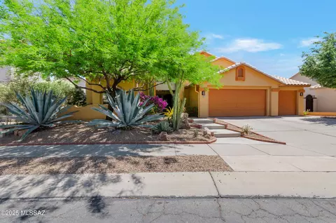 8390 N Poudre Dr, Tucson, AZ 85743