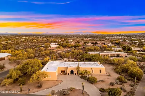 5221 N Foothills Dr, Tucson, AZ 85718