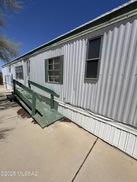 6632 N Desert View Dr, Tucson, AZ 85743