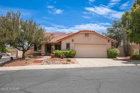 10000 N Laurelwood Dr, Oro Valley, AZ 85737