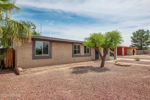 2432 W Placita De Ramo, Tucson, AZ 85741