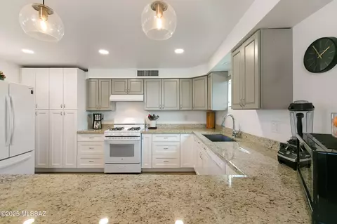 3402 E Kleindale Rd, Tucson, AZ 85716 photo 14