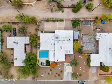 6950 E Acoma Pl, Tucson, AZ 85715