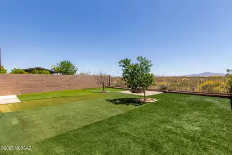 Exterior - 11438 E Desert Raptor Loop, Tucson, AZ 85747 photo 5 of 6