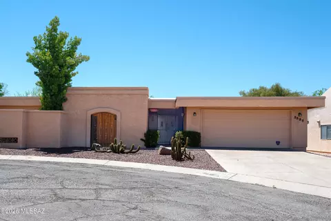 2525 W Crown King Dr, Tucson, AZ 85741