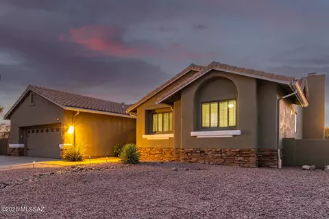 9047 N Sanguine Dr, Tucson, AZ 85743