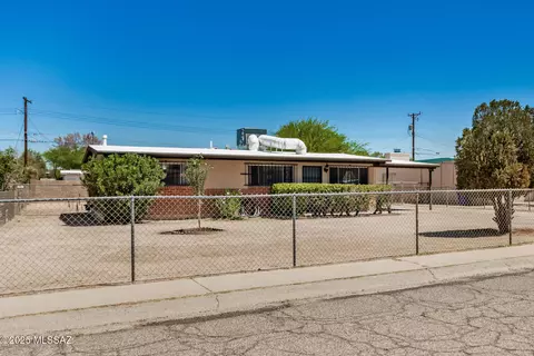 742 W Calle Antonia, Tucson, AZ 85706