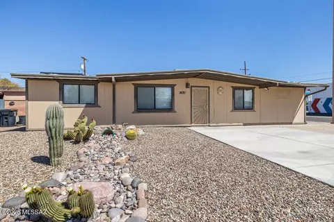 1430 W Roger Rd, Tucson, AZ 85705
