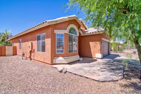 7715 W Summer Sky Dr, Tucson, AZ 85743