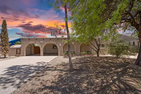 750 N Janal Cir, Tucson, AZ 85710