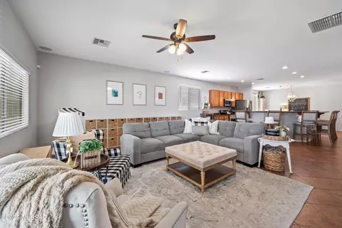 8167 S Placita Bilbao, Tucson, AZ 85747
