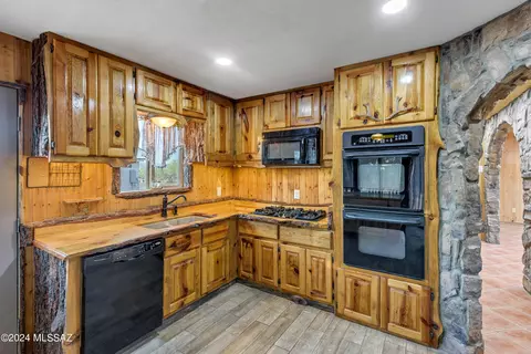 Kitchen - 8842 S Cover View Rd, Tucson, AZ 85736 photo 2 of 10