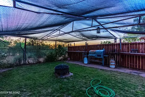 Exterior - 8842 S Cover View Rd, Tucson, AZ 85736 photo 4 of 5