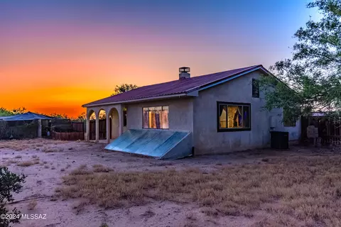 8842 S Cover View Rd, Tucson, AZ 85736