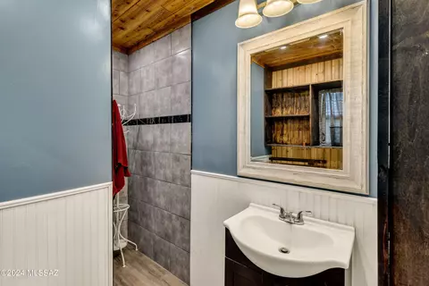 Bath - 8842 S Cover View Rd, Tucson, AZ 85736 photo 3 of 8