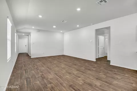 3972 E Market St, Tucson, AZ 85706 photo 5