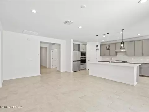 10406 E Silver Fox Dr, Tucson, AZ 85748 photo 18