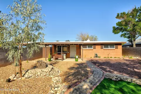 1909 N Madelyn Ave, Tucson, AZ 85712