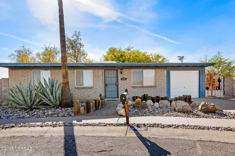 3922 S Lazy Palm Dr, Tucson, AZ 85730