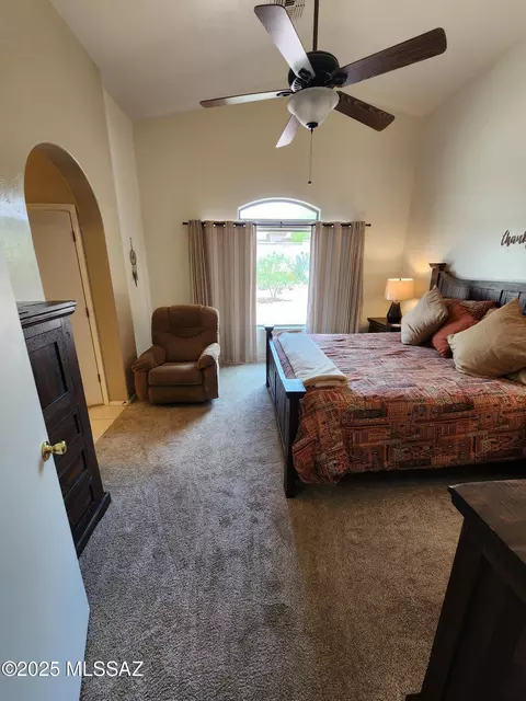 Bedroom - 60464 E Blackcrest Loop, Tucson, AZ 85739 photo 5 of 8