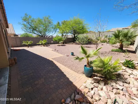 Exterior - 60464 E Blackcrest Loop, Tucson, AZ 85739 photo 4 of 8