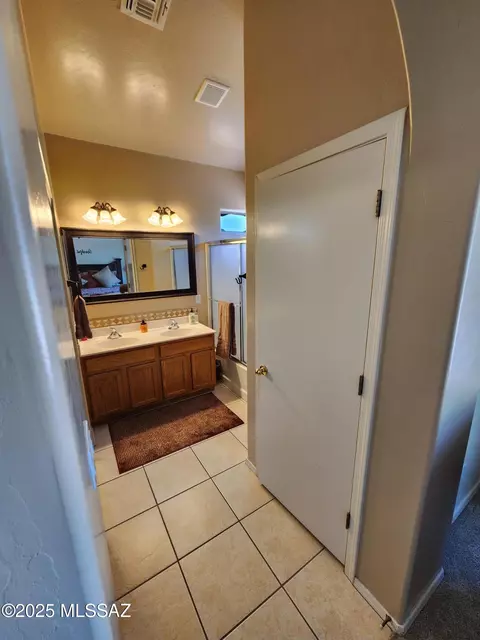 Bath - 60464 E Blackcrest Loop, Tucson, AZ 85739 photo 2 of 2