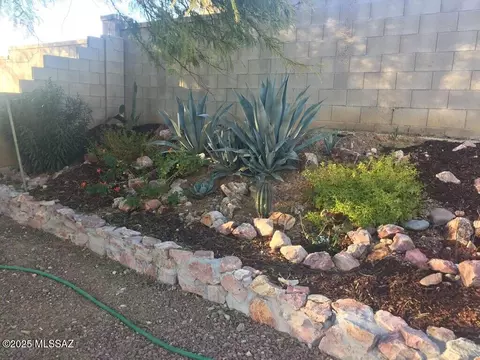 Exterior - 60464 E Blackcrest Loop, Tucson, AZ 85739 photo 8 of 8