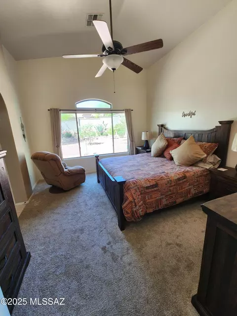 Bedroom - 60464 E Blackcrest Loop, Tucson, AZ 85739 photo 6 of 8