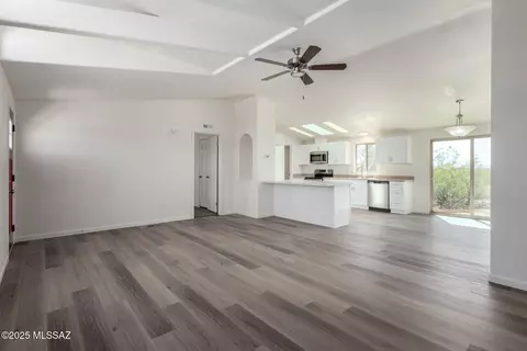 8190 N Blanco Wash Trl, Marana, AZ 85653