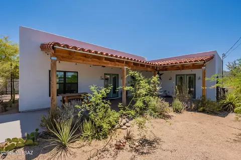 1017 N Queen Ave, Tucson, AZ 85705