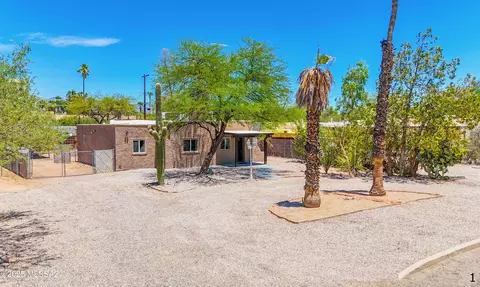 3923 E 17th St, Tucson, AZ 85711