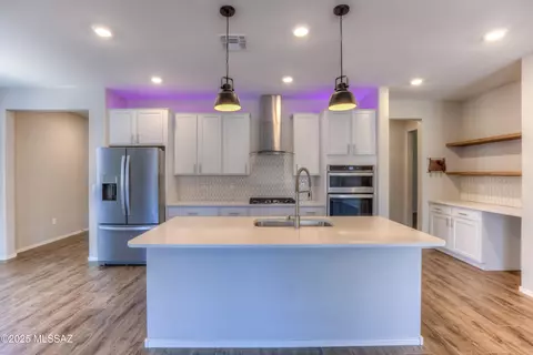 Kitchen - 14172 E Vardo Dr, Vail, AZ 85641 photo 4 of 4