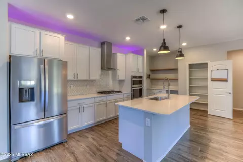 Kitchen - 14172 E Vardo Dr, Vail, AZ 85641 photo 3 of 4
