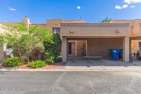 3050 E Thornhall Ter, Tucson, AZ 85716