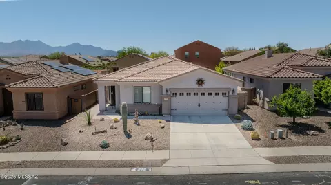 212 E Calle Del Capullo, Green Valley, AZ 85614