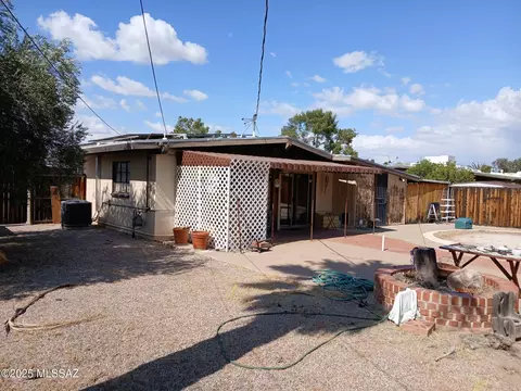 Exterior - 4308 E Montecito St, Tucson, AZ 85711 photo 2 of 3