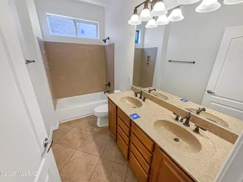 Bath - 10963 E Pima Creek Dr, Vail, AZ 85641 photo 2 of 3