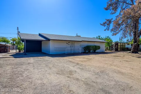 6537 E Calle Dened, Tucson, AZ 85710