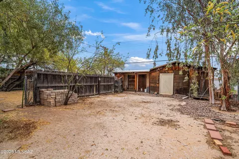 Exterior - 823 E Freeman Pl, Tucson, AZ 85719 photo 4 of 5