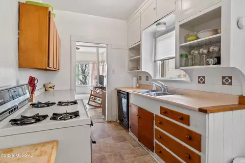 Kitchen - 823 E Freeman Pl, Tucson, AZ 85719 photo 2 of 3