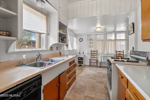 Kitchen - 823 E Freeman Pl, Tucson, AZ 85719 photo 1 of 3