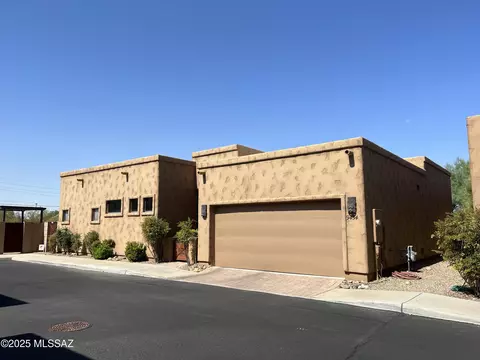 9454 E Lanterra Ct, Tucson, AZ 85710
