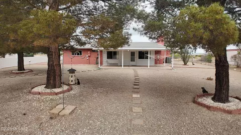 Exterior - 902 E Christmas Tree Ln, Pearce, AZ 85625 photo 1 of 1